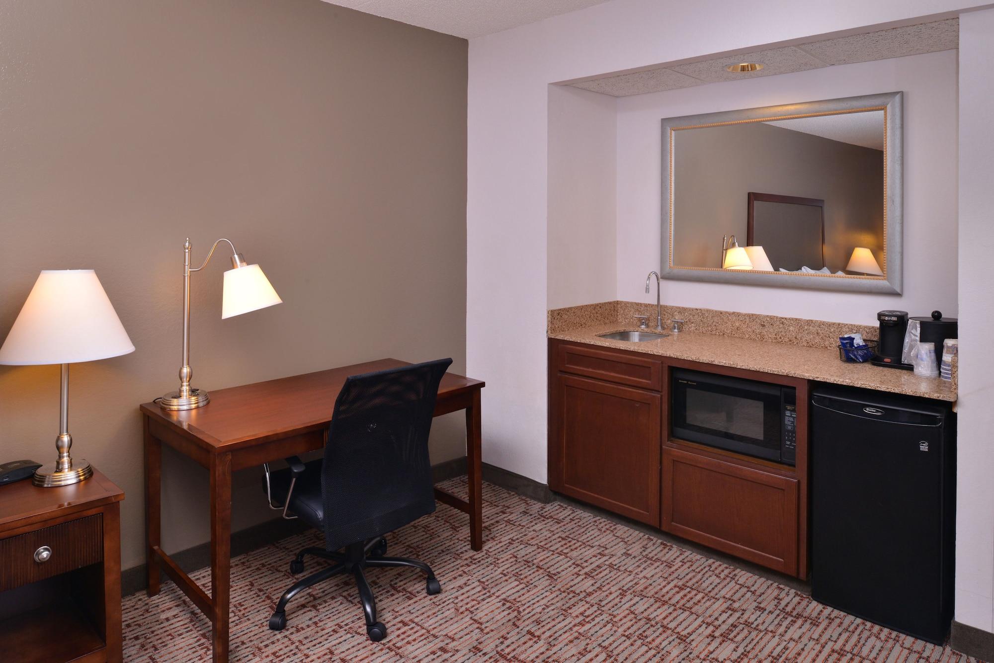 Best Western Plus Wichita West Airport Inn Kültér fotó