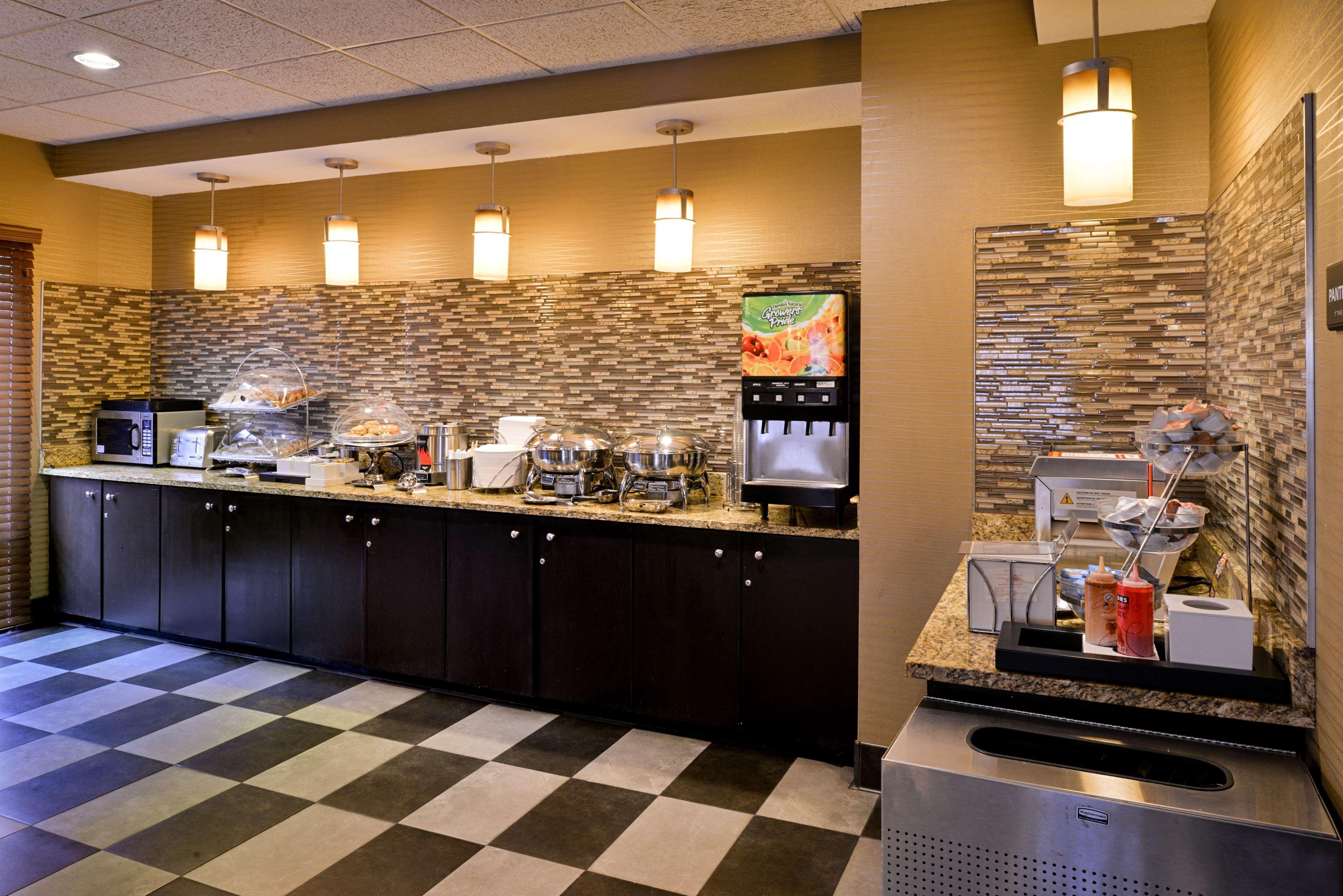 Best Western Plus Wichita West Airport Inn Kültér fotó